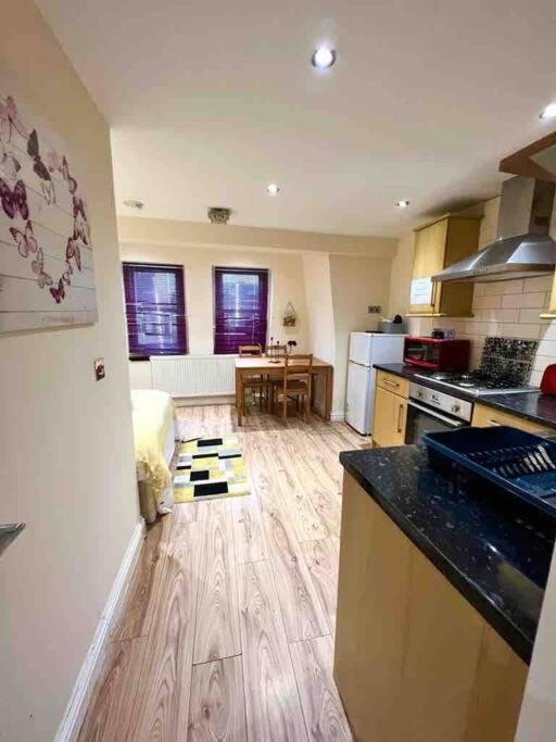 Cosy One Bedroom Flat In Central Londra Esterno foto