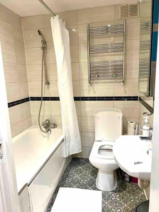 Cosy One Bedroom Flat In Central Londra Esterno foto